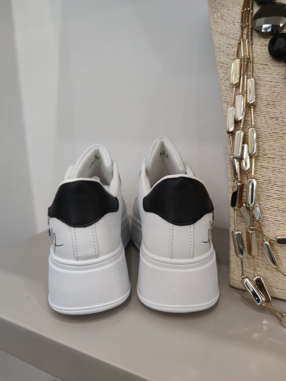 Sneakers love