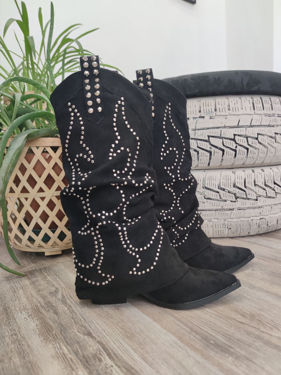 Texano borchiato