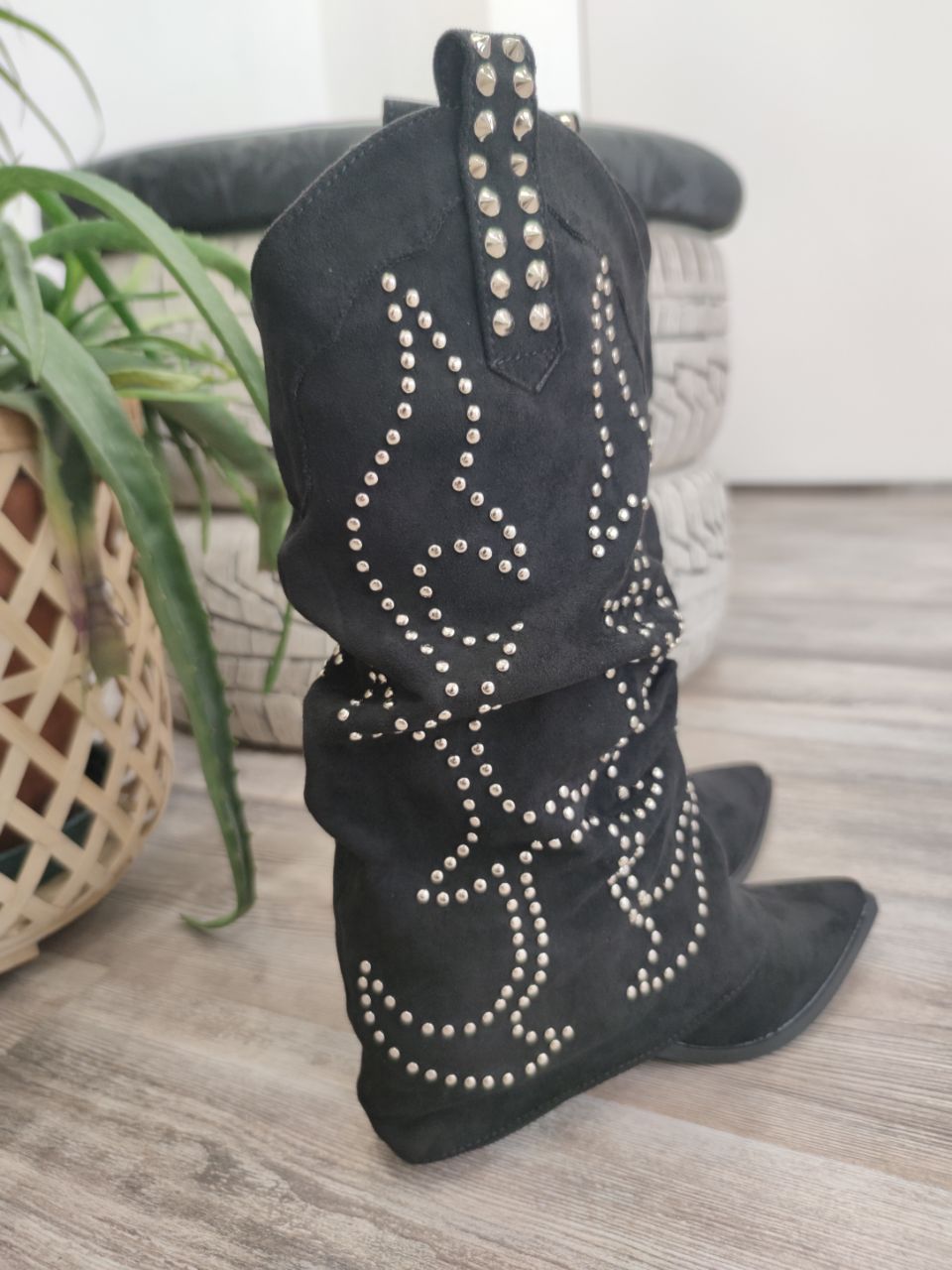 Texano borchiato